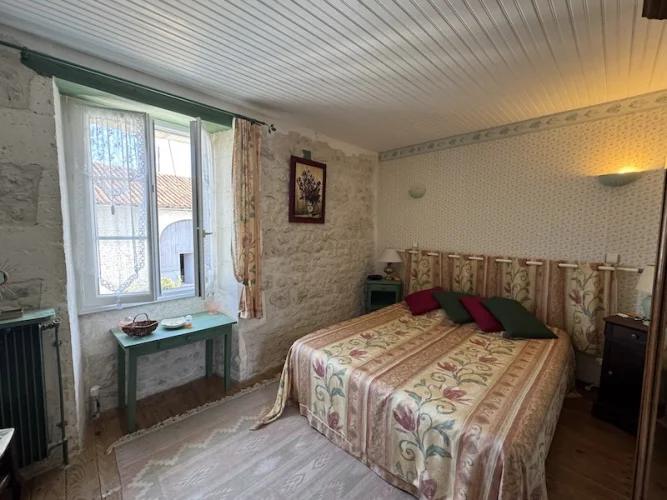 Impressive stone house with large garden, swimming pool and countryside views photo 5