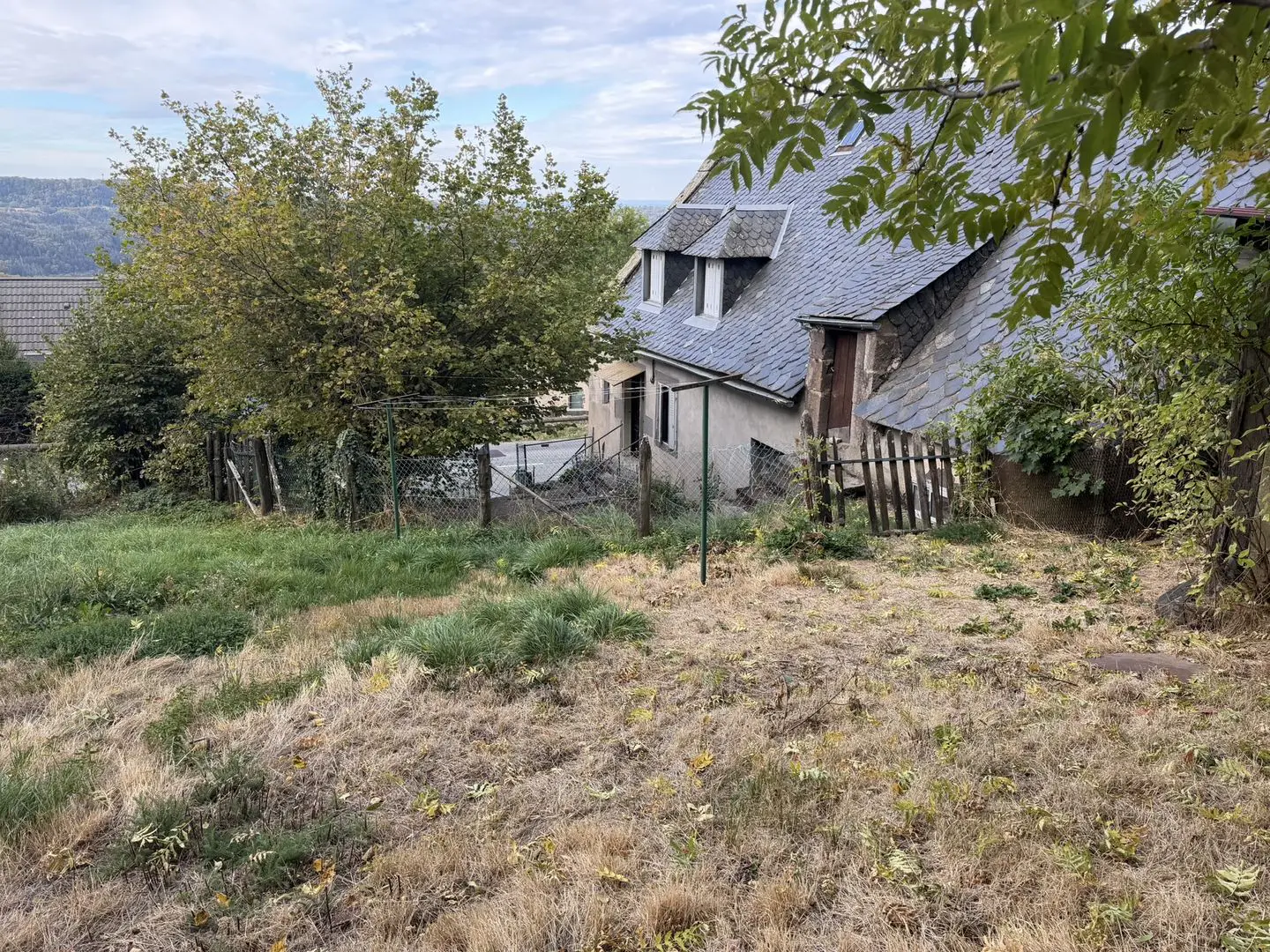 House for sale in Saint-Sauves-d'Auvergne — 4 bedrooms, 81 m² photo 3