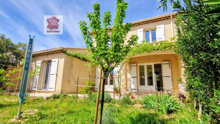 4-Bedroom Villa, 30130 Pont-Saint-Esprit photo 3
