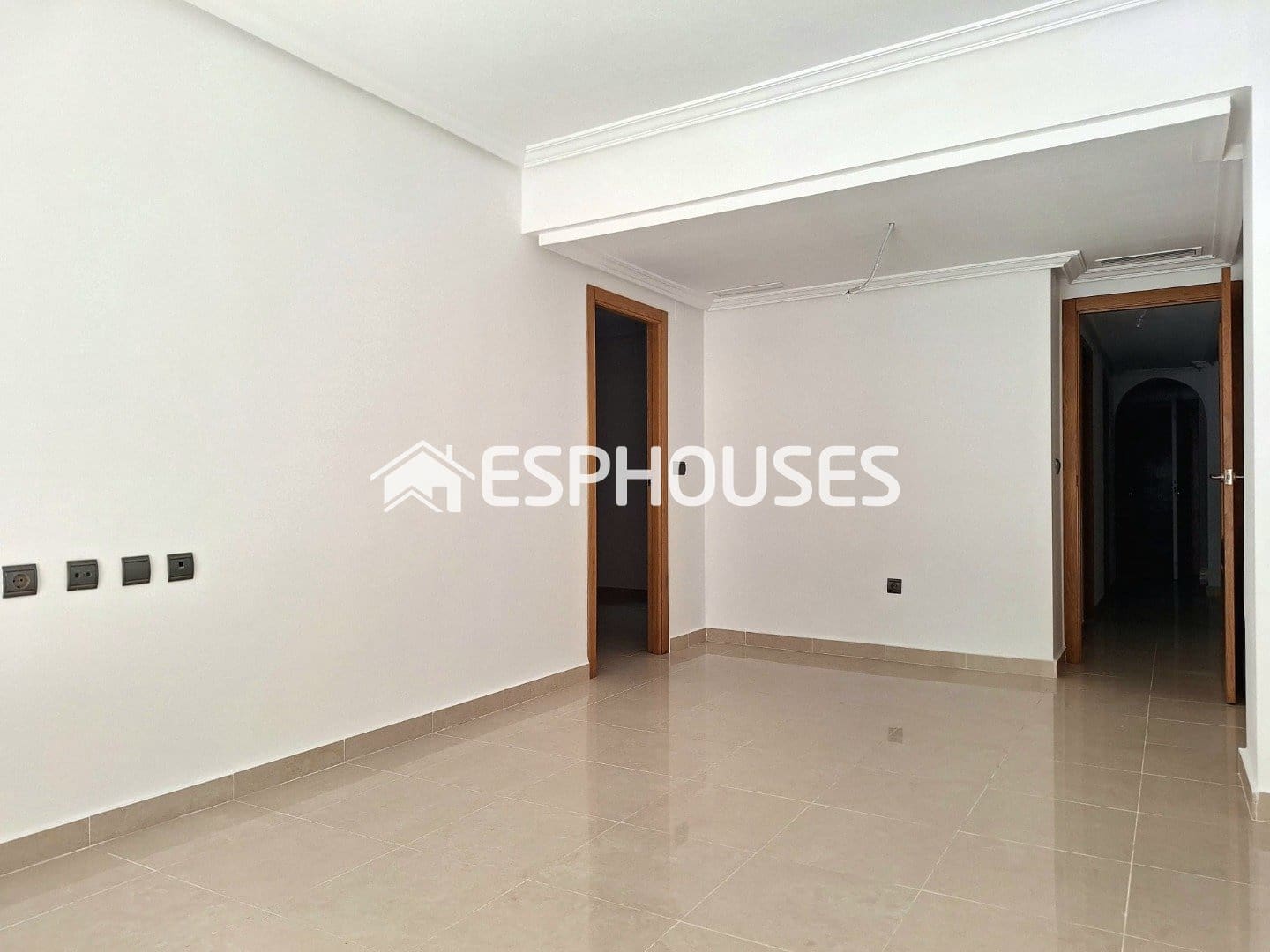 Apartment for sale in Guardamar Playa, Guardamar del Segura, Alicante photo 2