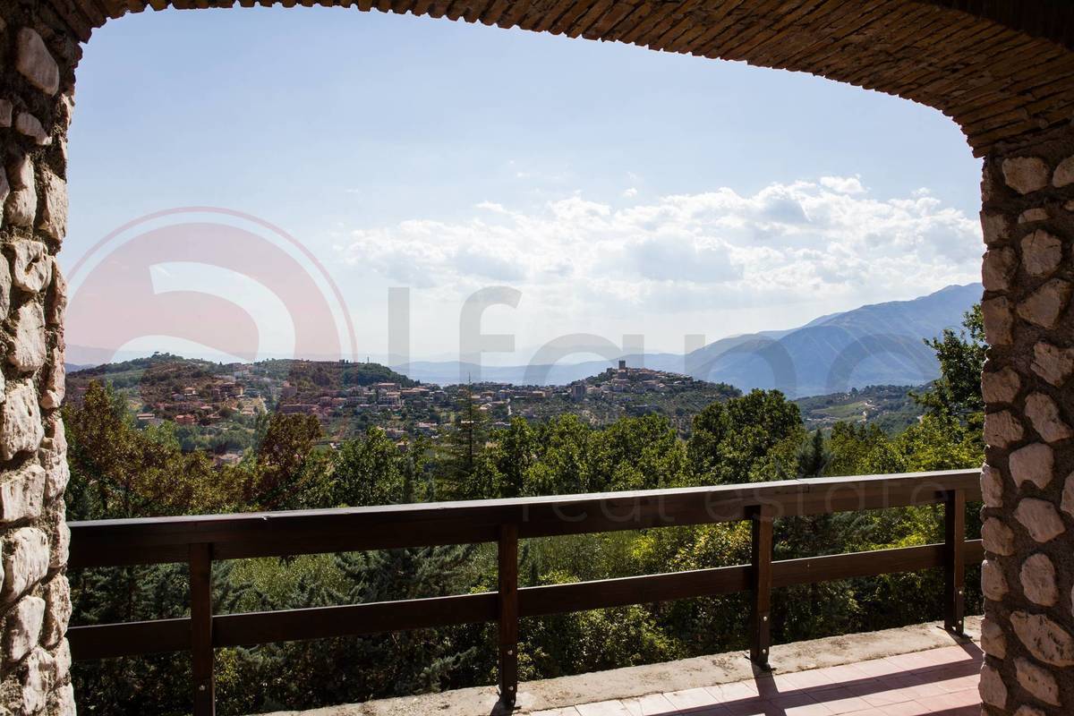 Property in Campoli Appennino photo 3