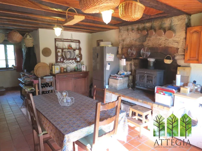 Charming 3-Bedroom Stone House with Garden, Outbuildings and Barn photo 2