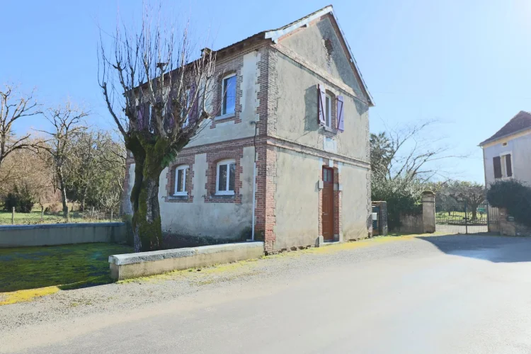 Village House (105m²). 3 Bedrooms. 886M² of Land