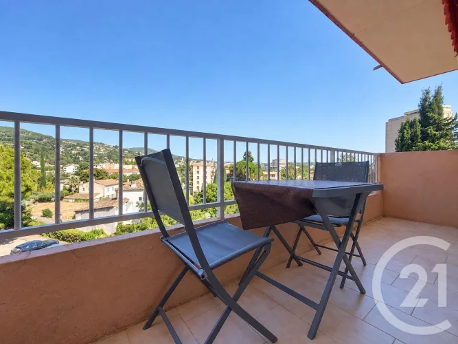 For Sale: Bright 4-Room Apartment with Balcony and Open View photo 2