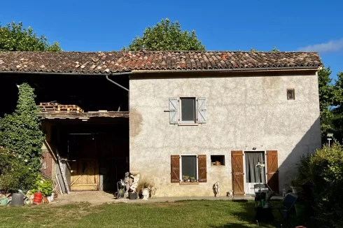 Renovated Town Centre House with Garden photo 3