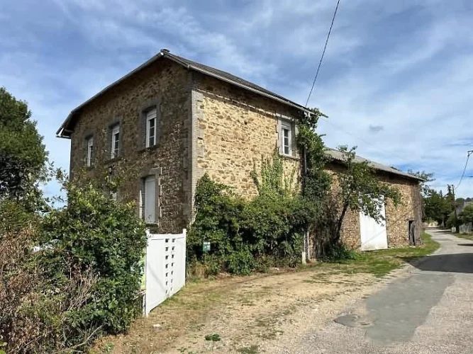 2 Bed Château for Sale Near Grand Bueix photo 2