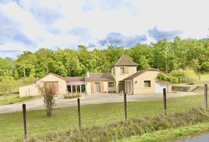 Exclusive - Traditional Building House with Tro