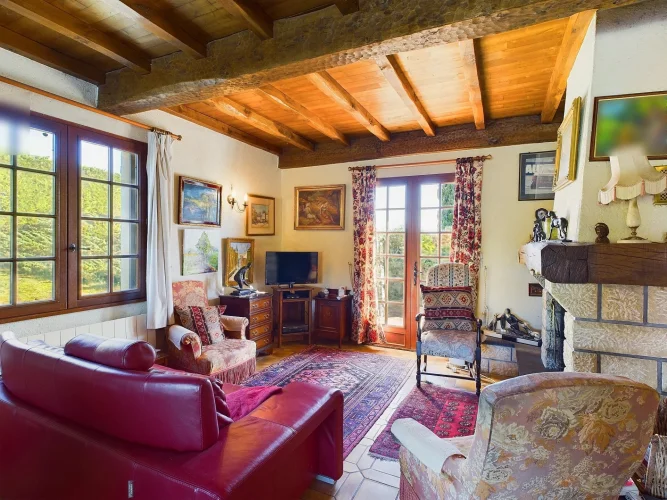 House Close to a Montayral with Pool and Lovely Views photo 3