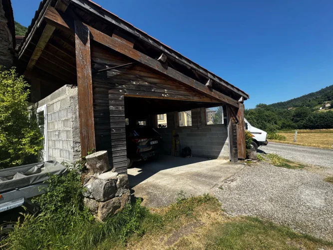 House of 108 m² with 5 Rooms, Outbuilding and 69 m² Garage photo 4