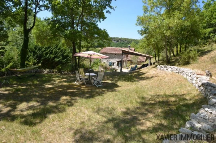 Charming Stone House Located at the End of a Small Hamlet. photo 4