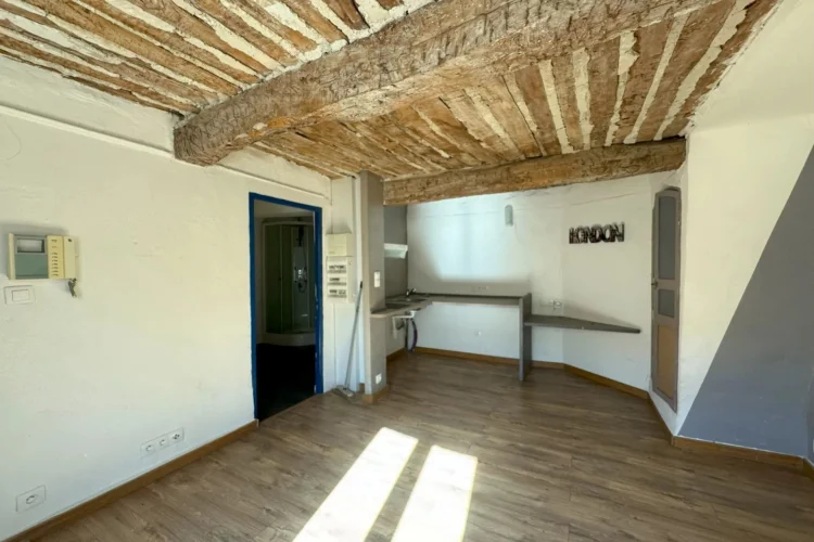 Multi-Unit Building of 110 m² in the Heart of Apt photo 2