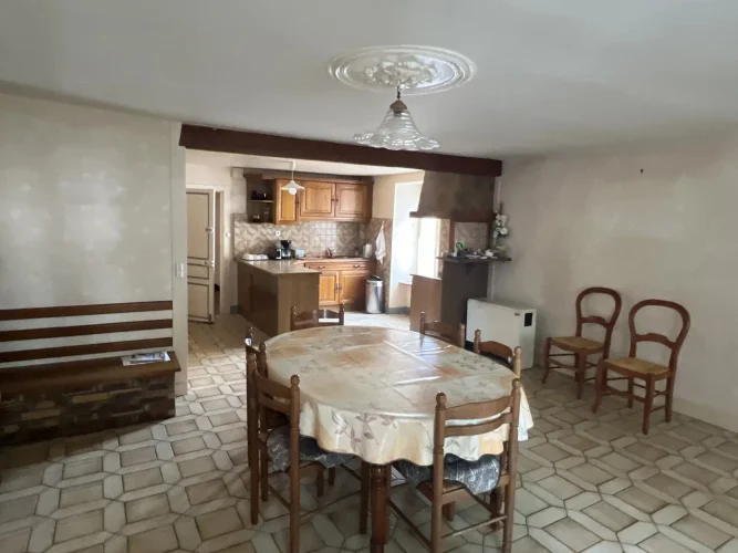 Large Centre of Town House with Great Development Potential photo 3