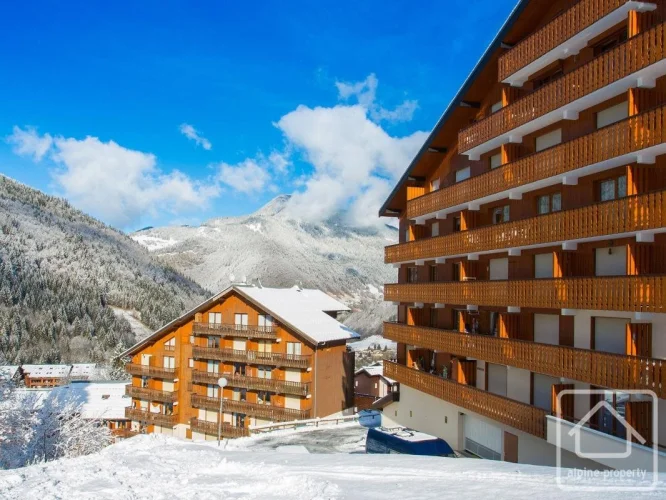 Apartment with Direct Slope View, 2 Bedrooms and 2 Bathrooms, and a Closed Garage