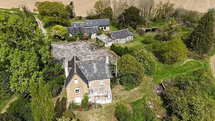 Detached Stone and Slate Farmhouse(111 sqm), Lies in the Countryside in a Peaceful Setting, in the photo 2