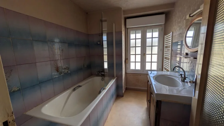 2 Bed House for Sale in Vicq-Sur-Mer photo 4