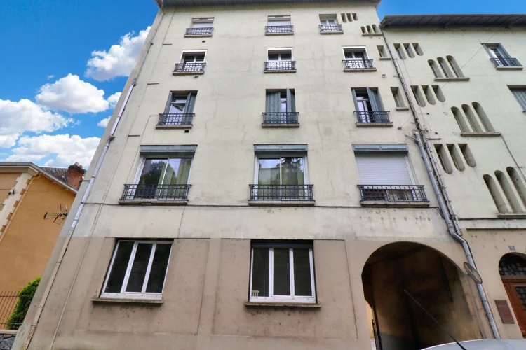Correze. Tulle. Ground Floor Apartment of 2 Bedrooms with Parking. photo 2