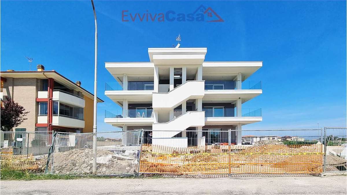 Property in Mondolfo photo 2
