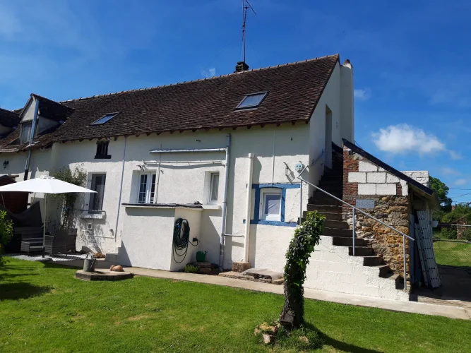 Pretty Cottage with Countryside Views