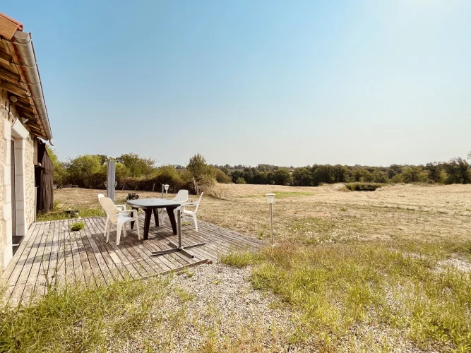 Let yourself be Seduced by this Stone Country House, Set on photo 3