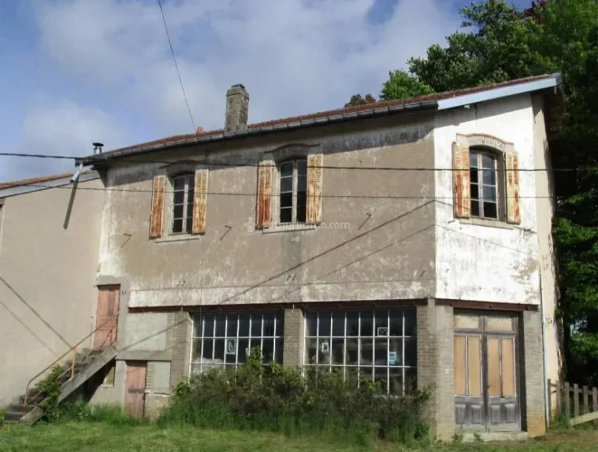 Former Café De la Gare – Liffol-Le-Grand – Ideal for Investors