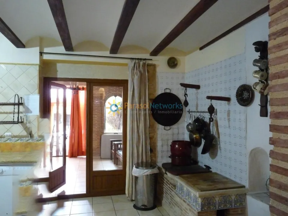 Parasol Networks Estate Agents/Inmobiliaria 