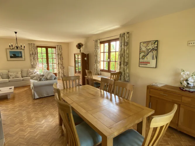Four-Bedroom Village Property with Pool and Mature Gardens photo 4