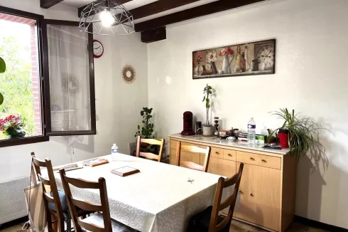 Charming Town-Centre House with Large Wooded Garden & Garage in L'isle-En-Dodon photo 5