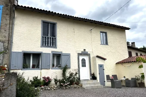 Well Kept Semi-Detached Village House with Garden