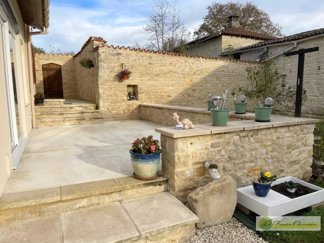 Charming House in a Typical Charentais Hamlet photo 3
