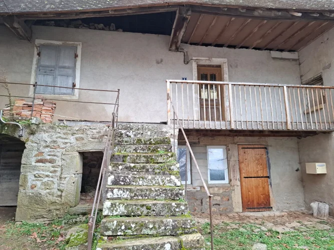 Rare Opportunity: Stone House for Renovation? Martigny-Le-Comte