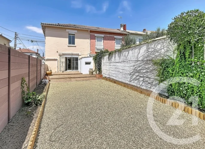 Arènes Champeau Quarter - 4-Room House with Garden and Cellar photo 3
