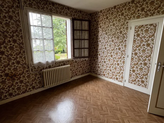 Detached Two-Bedroom Bungalow on the Outskirts of Bellac photo 5