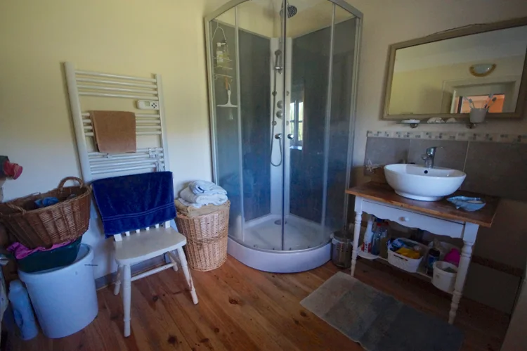 Calvados Three Bed Home Plus Independent Family Accommodation in the Country Near Noues De Sienne photo 4