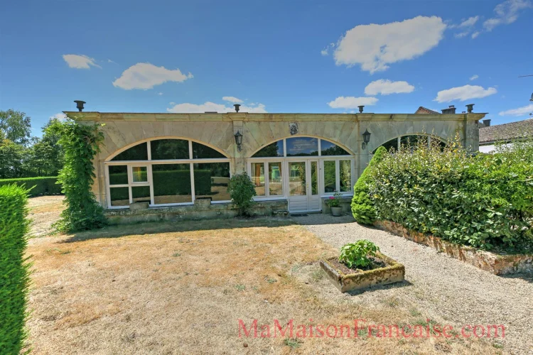 Luxury 2 Bed/2 Bath Orangerie in Grounds of a Chateau Adjacent to 27 Hole Golf Course photo 2