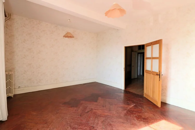 Flat which could be Divided into Three Appartments photo 2