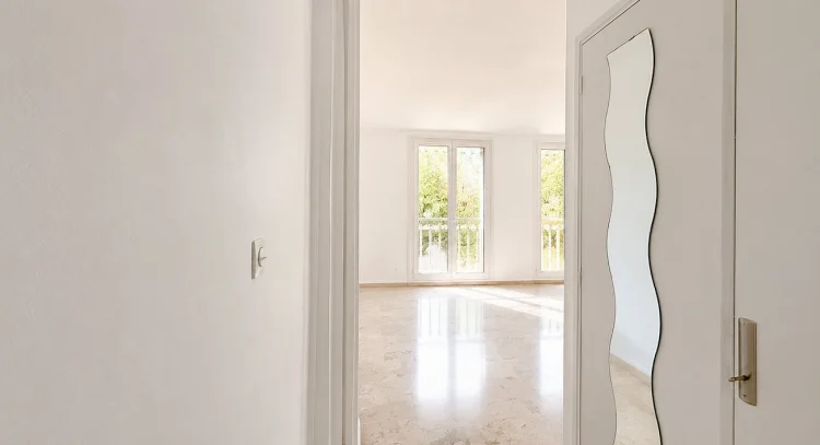 Bright T3 Apartment with Terrace - Investor Project photo 4