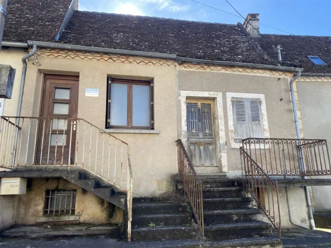 Exclusivity: Small Stone House Set to Renovate photo 2