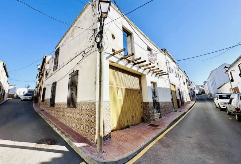 Townhouse for sale in Fuente de Piedra, Málaga photo 3
