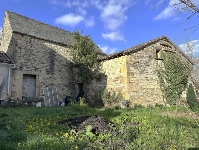 Stone Barn for Renovation photo 2