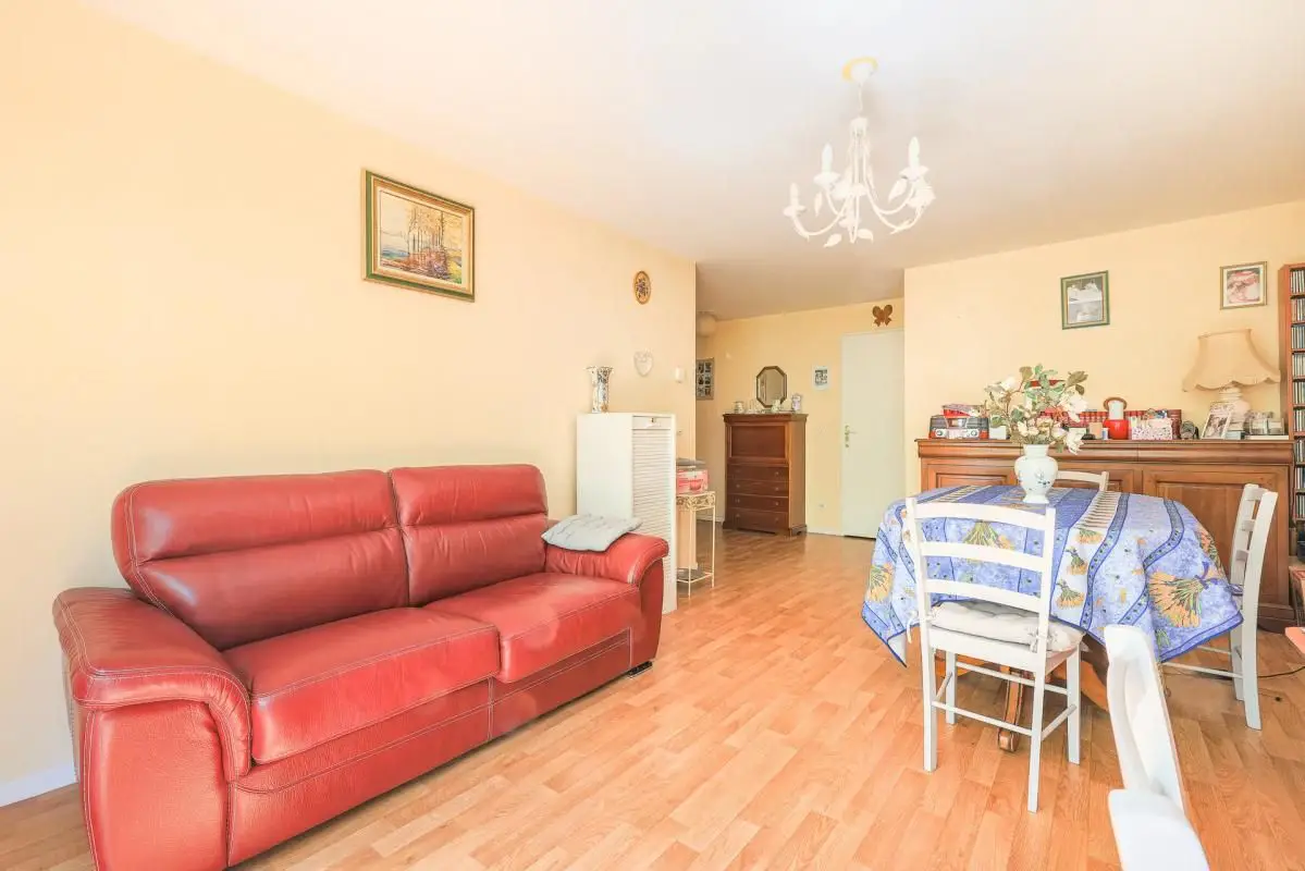 Apartment for sale in Choisy Le Roi — 2 bedrooms, 58 m² photo 3