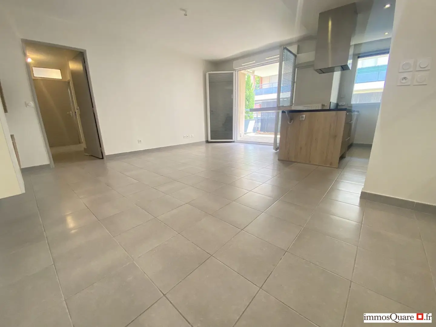 Apartment for sale in Venissieux — 2 bedrooms, 65 m² photo 3