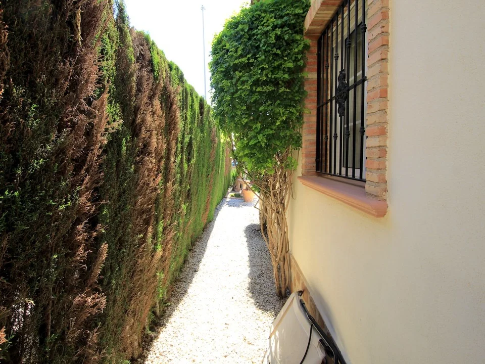 Villa in Guardamar Del Segura, Alicante province photo 4