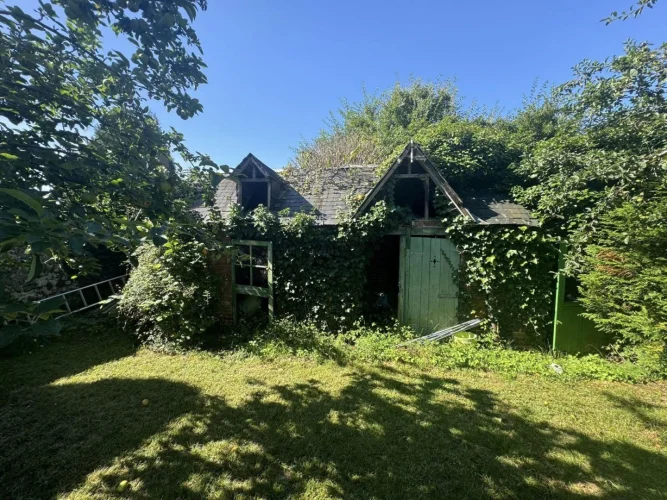 Haute Vienne - Large Family Townhouse with Many Possibilities Including Bed and Breakfast Potential photo 2