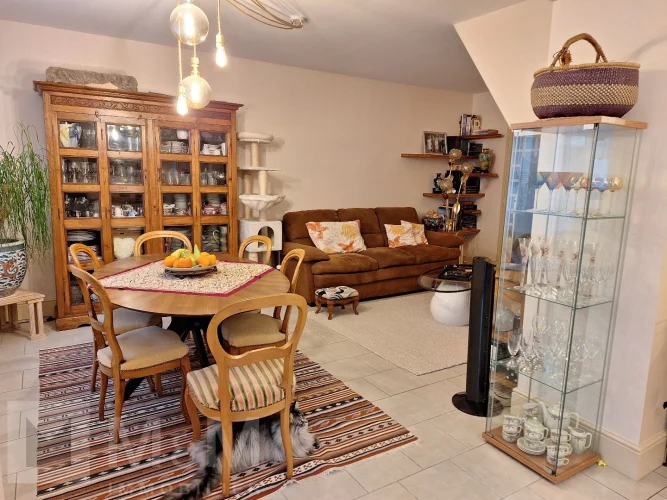 M&M Immobilier is Pleased to Present this Charming photo 5