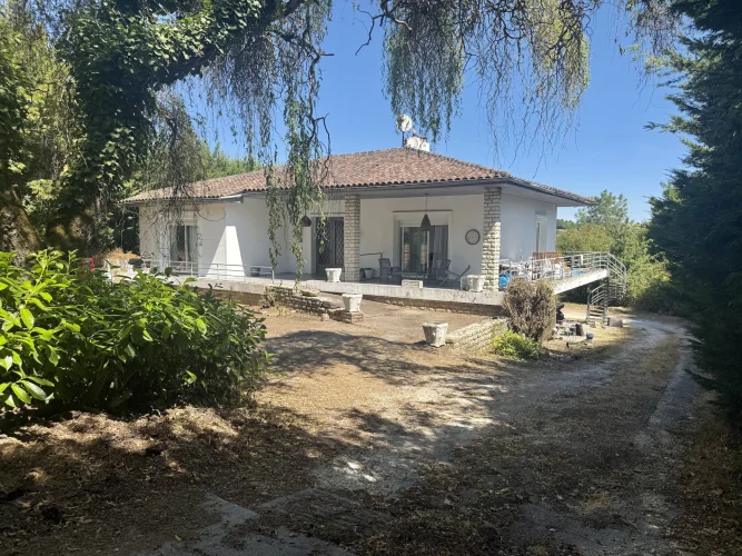 Contemporary 5-Bedroom House with Garden Tournon D'agenais