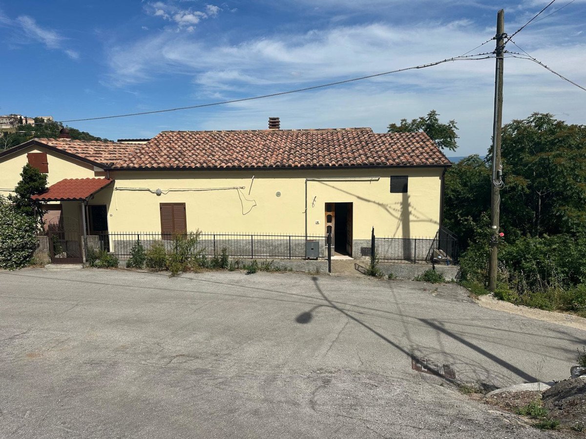 Property in Villa Celiera photo 4