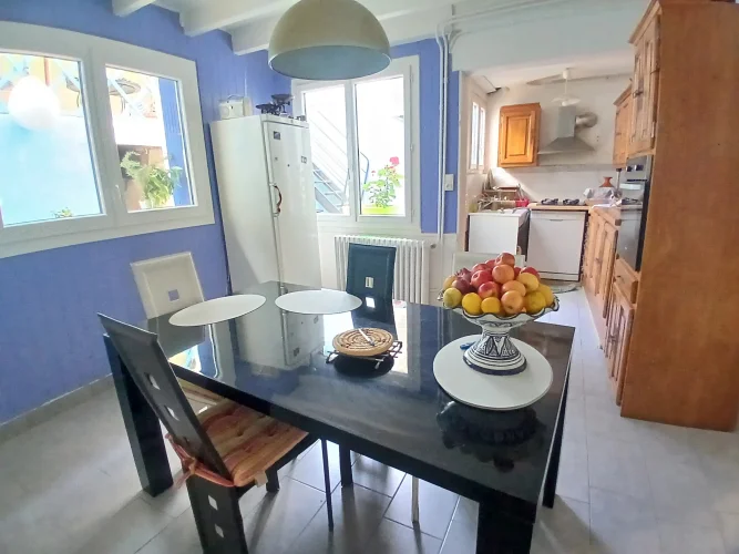 Primely-Placed, 3-Bed Town House with Garage and Balcony photo 4