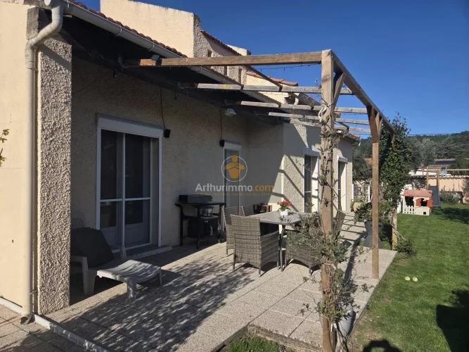 Charming 2-Bedroom House with Garden in Bollène photo 3