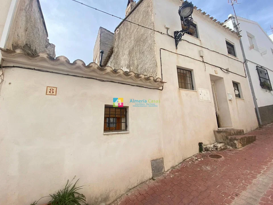 Town house in Albanchez, Almeria province photo 2