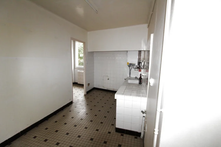Limoux Town Center - 4-Bedroom House with Double Garage and photo 3